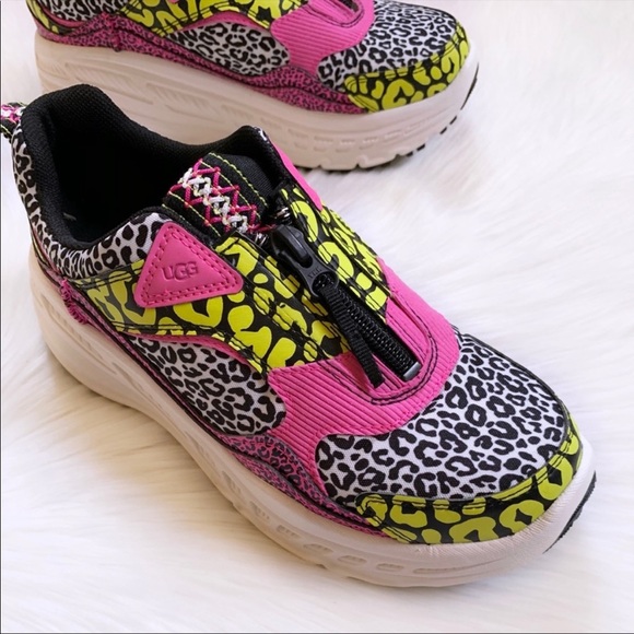 UGG CA805 Zip Safari Sneaker - Picture 2 of 8